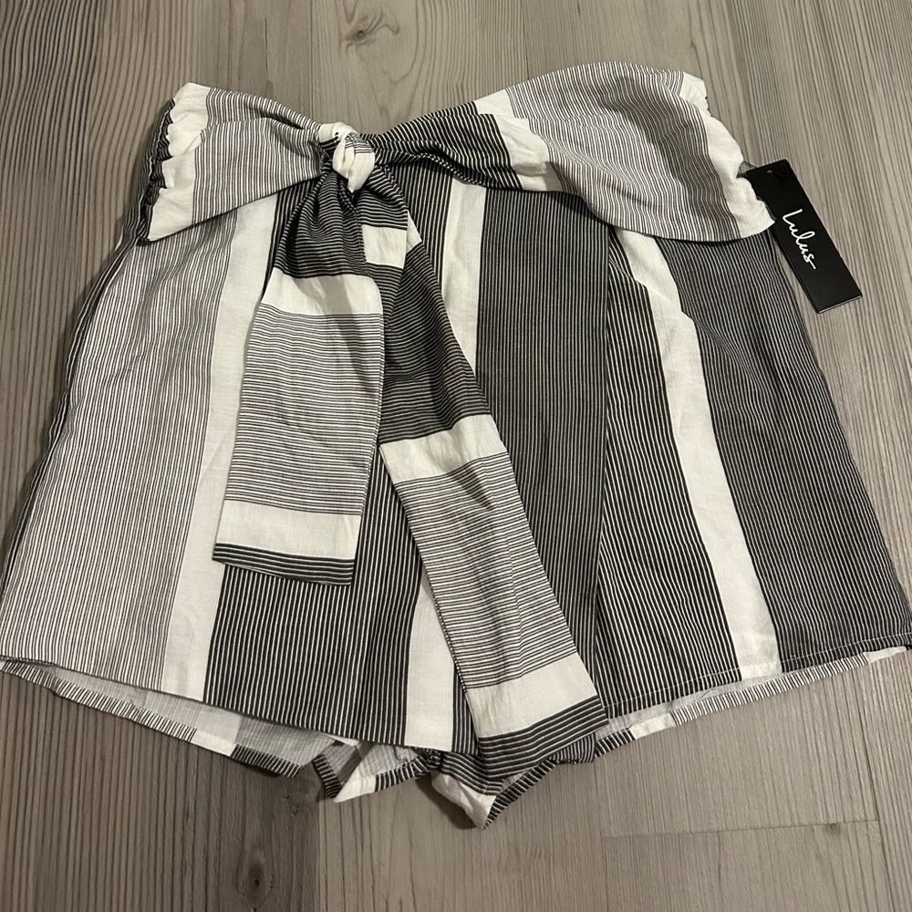 Lulus skort